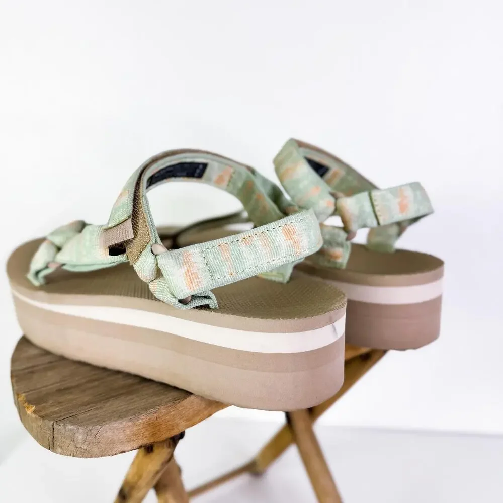 Teva Women's Flatform Universal Sandal Iridescence Rutabaga Outdoor Size 11 NWT